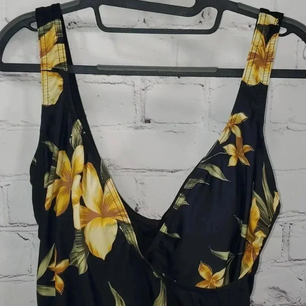 Silhouette Solutions One Piece Figure Flattering Swimsuit black/gold size 14 - Picture 2 of 15